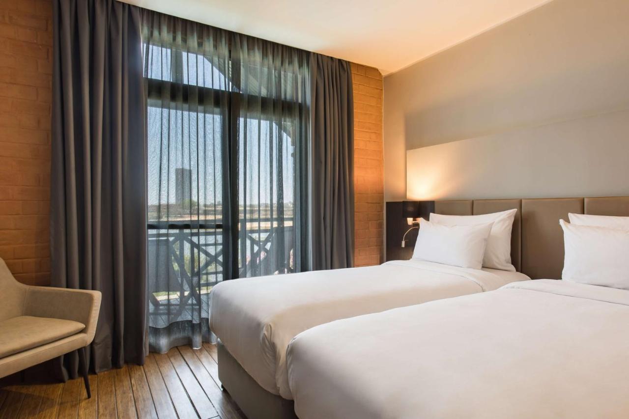 Radisson Hotel Tamboho Waterfront 안타나나리보 외부 사진