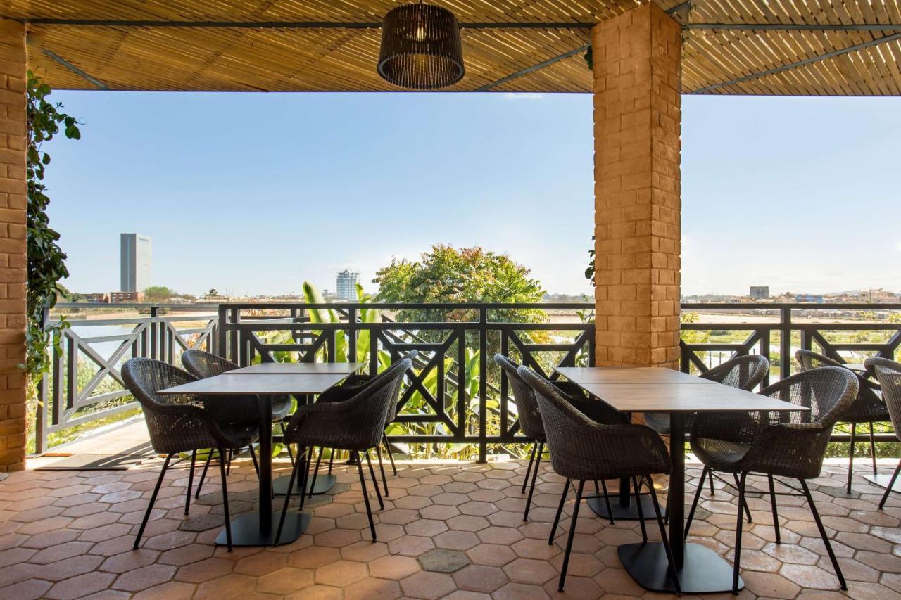 Radisson Hotel Tamboho Waterfront 안타나나리보 외부 사진