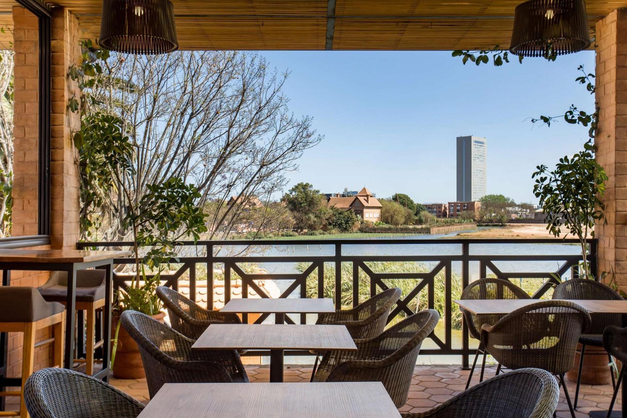 Radisson Hotel Tamboho Waterfront 안타나나리보 외부 사진